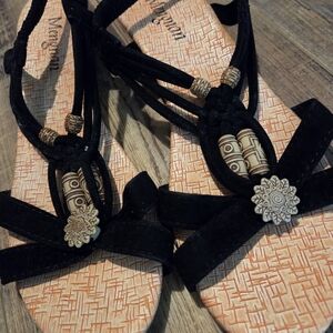 Black Sandals with Wooden Accents Size 8